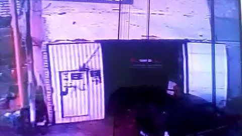 ВАЗ 2107 упал с автоподъемника.